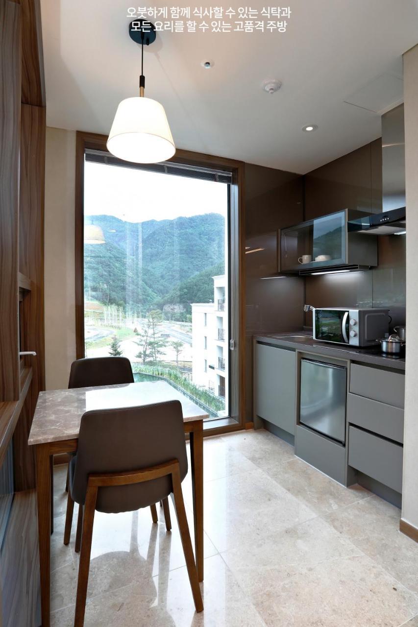 Pine Forest Jeongseon Alpine Resort Exterior photo